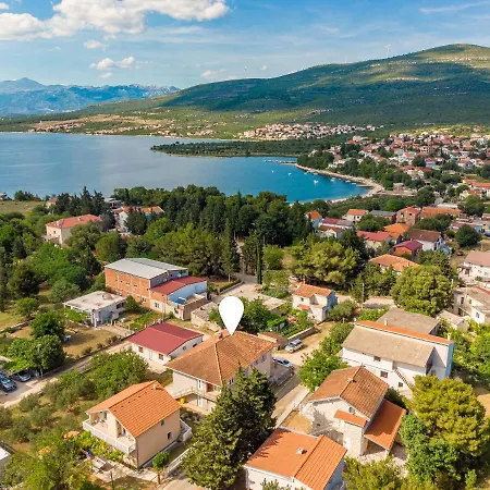 Mila Apartman